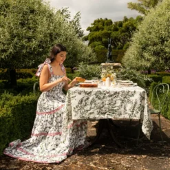 Bertioli By Thyme Olive Border Linen Table Cloth